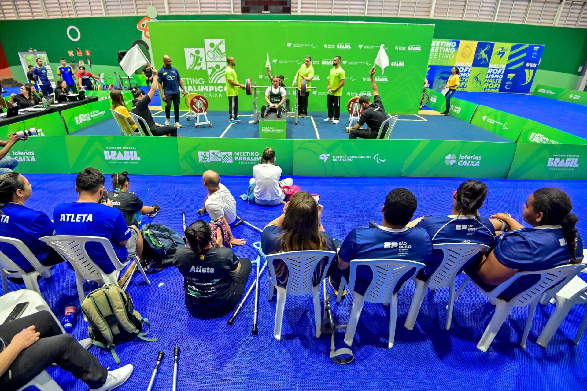 Atletas, árbitros e treinadores em ação durante a última etapa do Meeting Paralímpico Loterias Caixa 2023, em São Paulo | Foto: Alê Carvalho/CPB